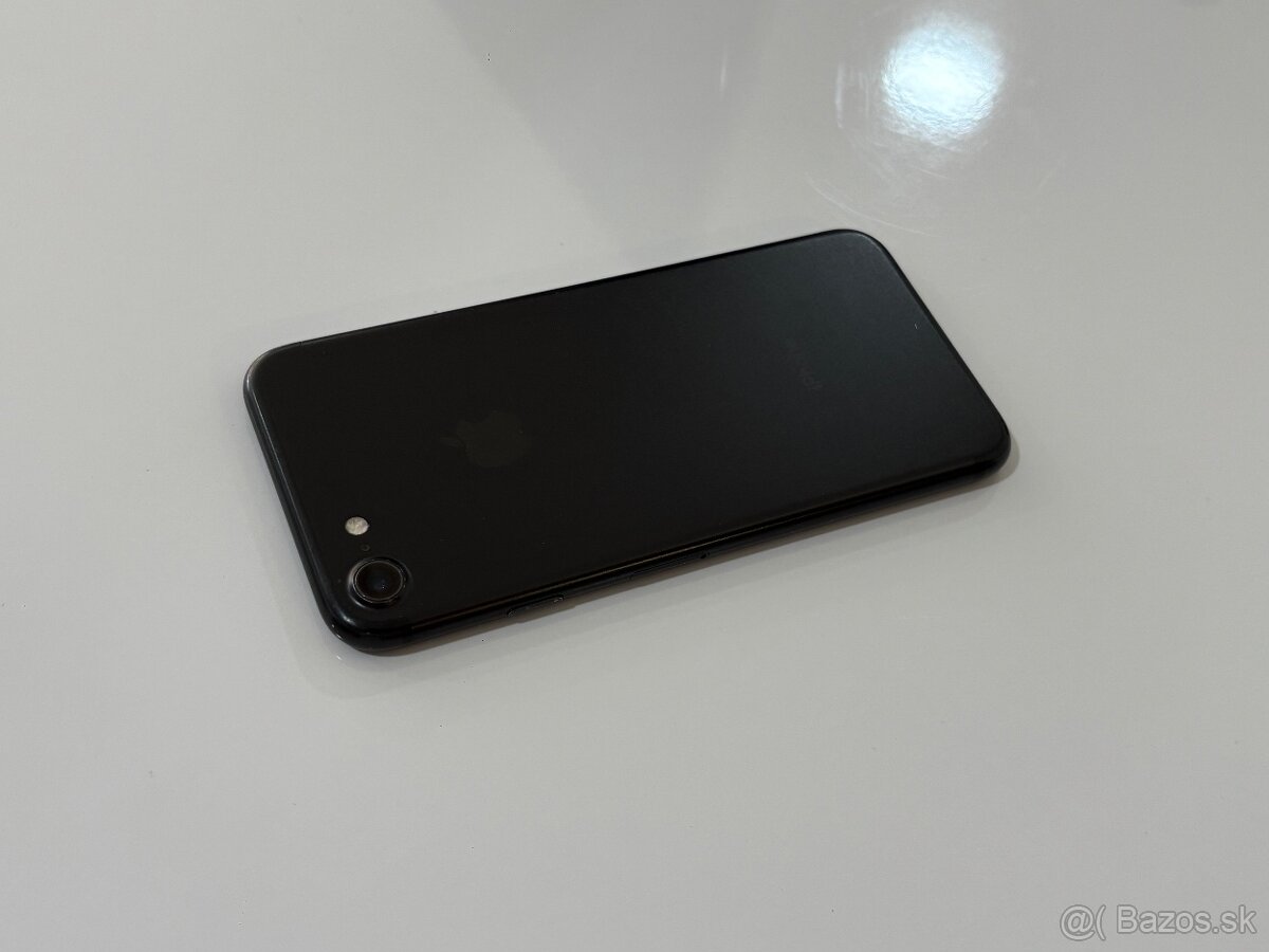 iPhone 7 32GB Black velmi dobry stav - 5