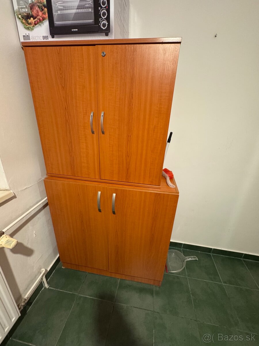 Predam kvalitnu sedacku, skrine, postele - 5