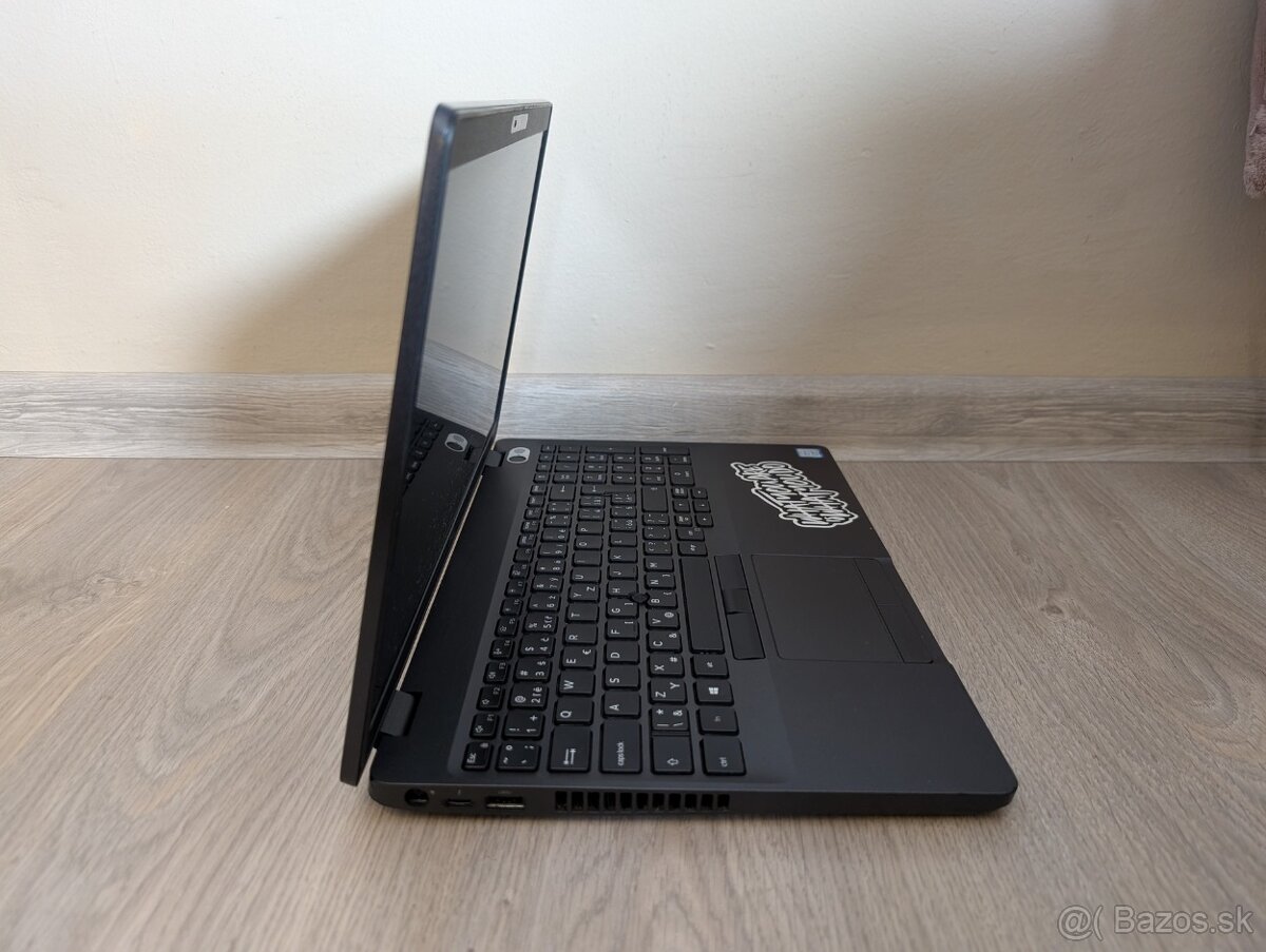 ▼DELL Precision 3540 - 15,6" / i7-8565U / GPU 2GB / 16GB / - 5