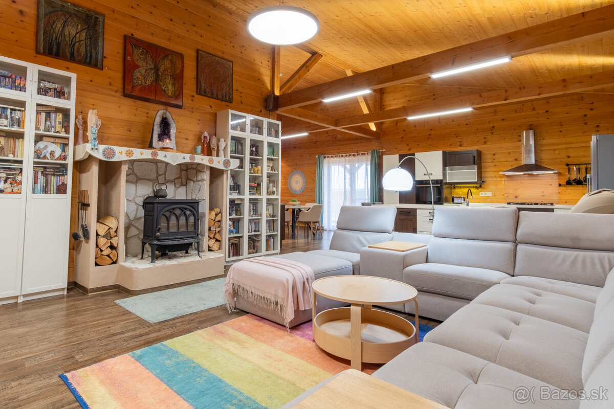 Na predaj dom snov–rodinné sídlo s jazierkom na kúpanie a pa - 5