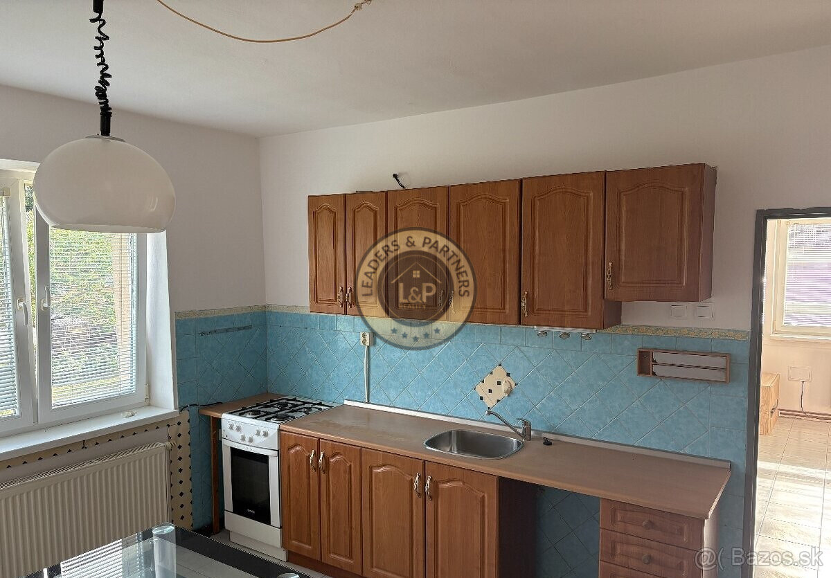 Na predaj rodinný dom s pozemkom v Seredi Topoľová ulica - 5