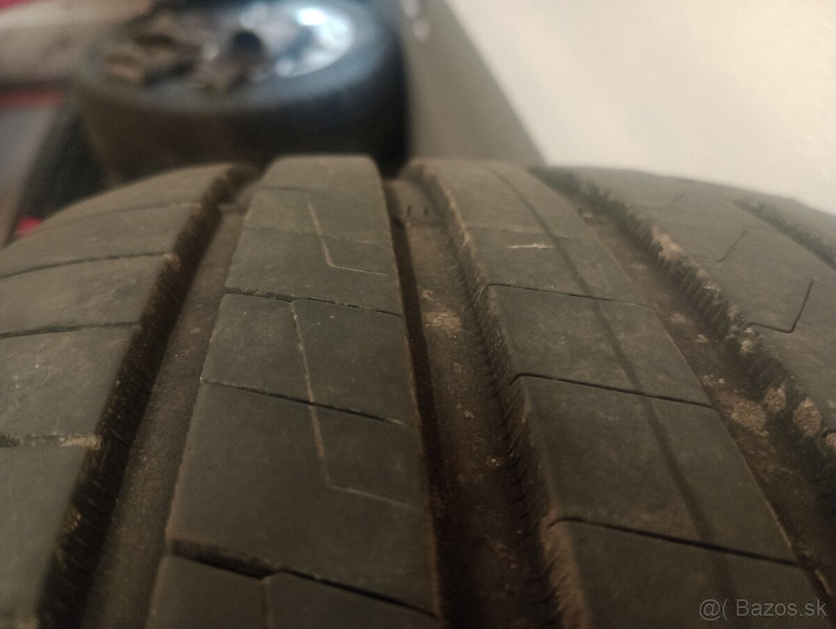 Letne pneu Hankook 235/45 ZR17 - 5