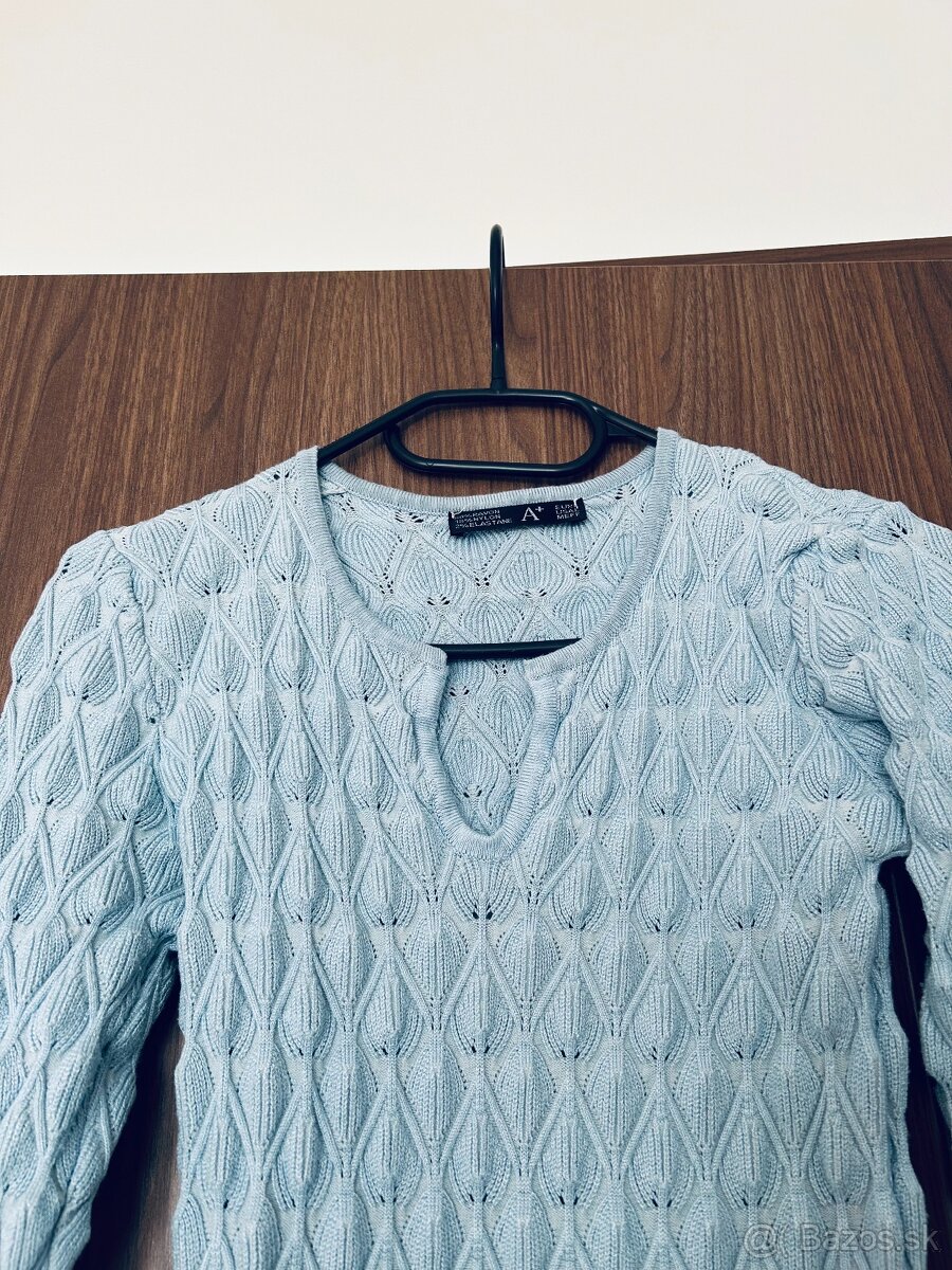 KRÁSNE PLETENÉ ŠATY značky A+ - 5