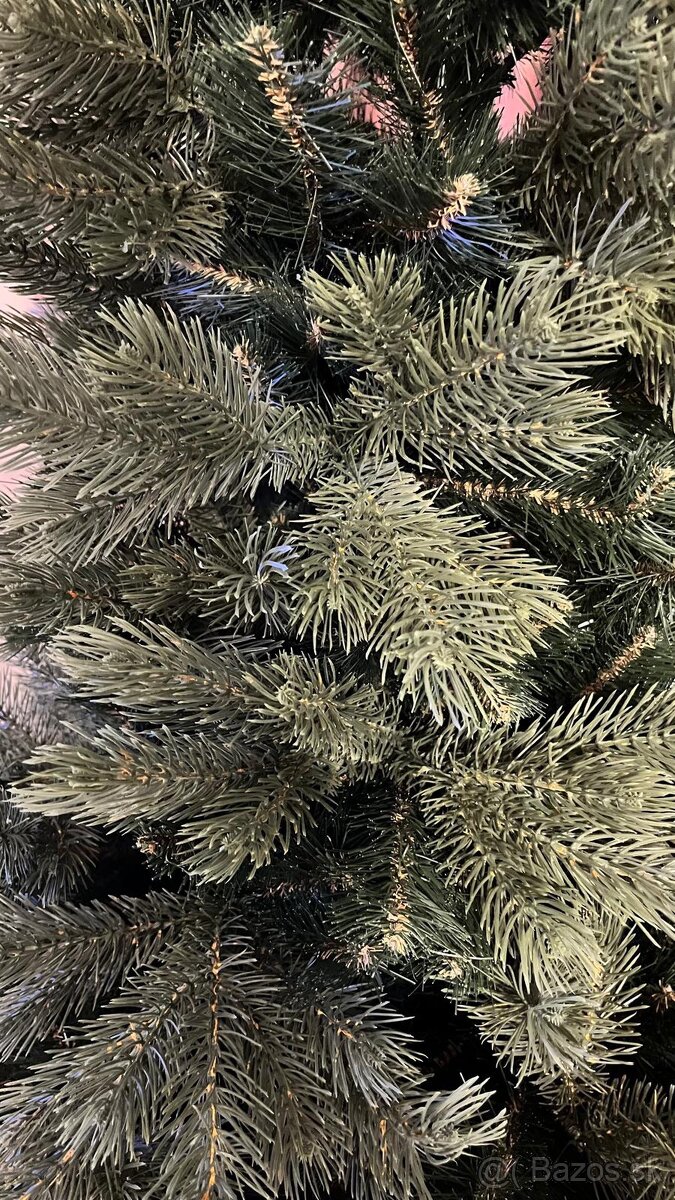 Umelý vianočný stromček - 5