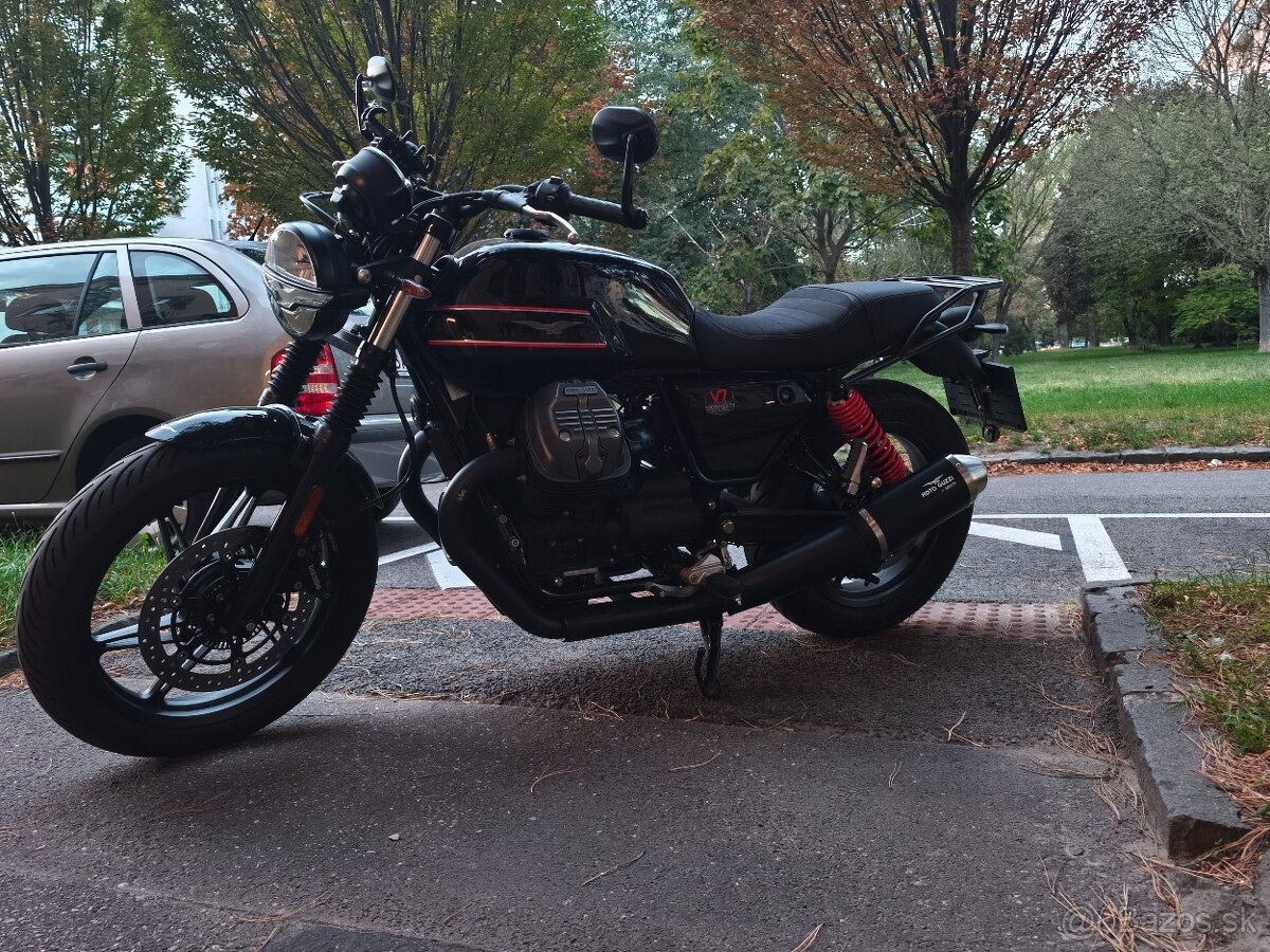 Moto Guzzi V7 Stone special edition - 5