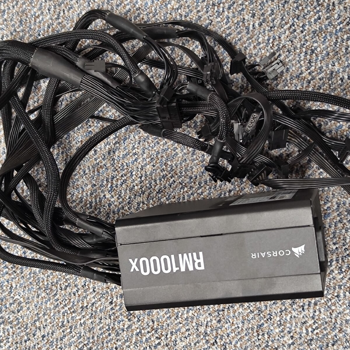 CORSAIR RM 1000x 80 plus Gold - 5