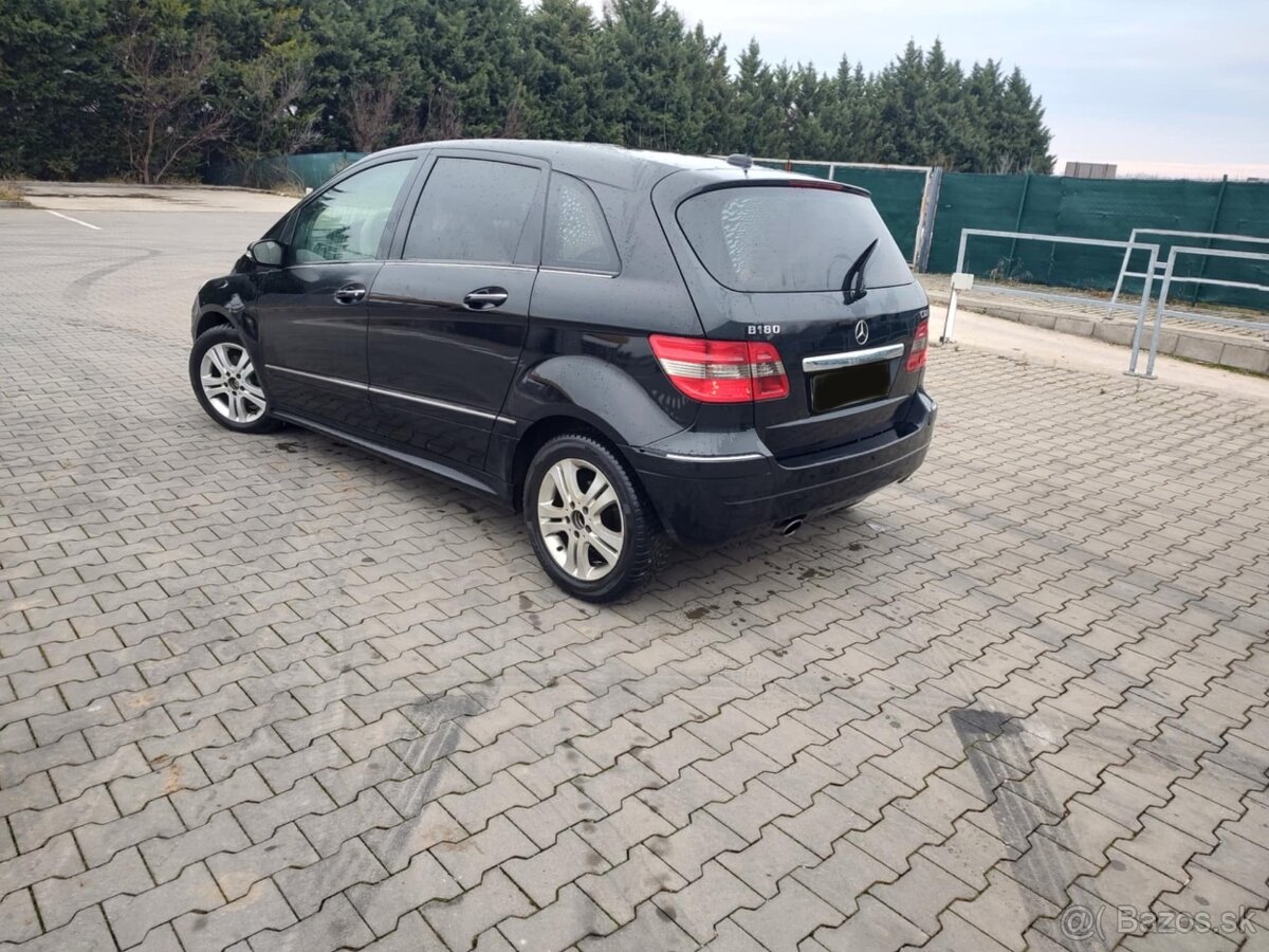 Predám Mercedes-Benz b180 cdi - 5