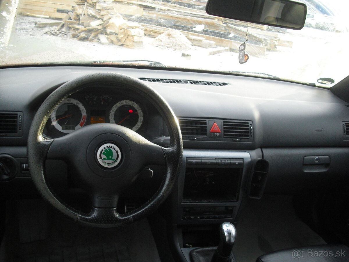 Skoda Octavia RS1 Kombi - 5