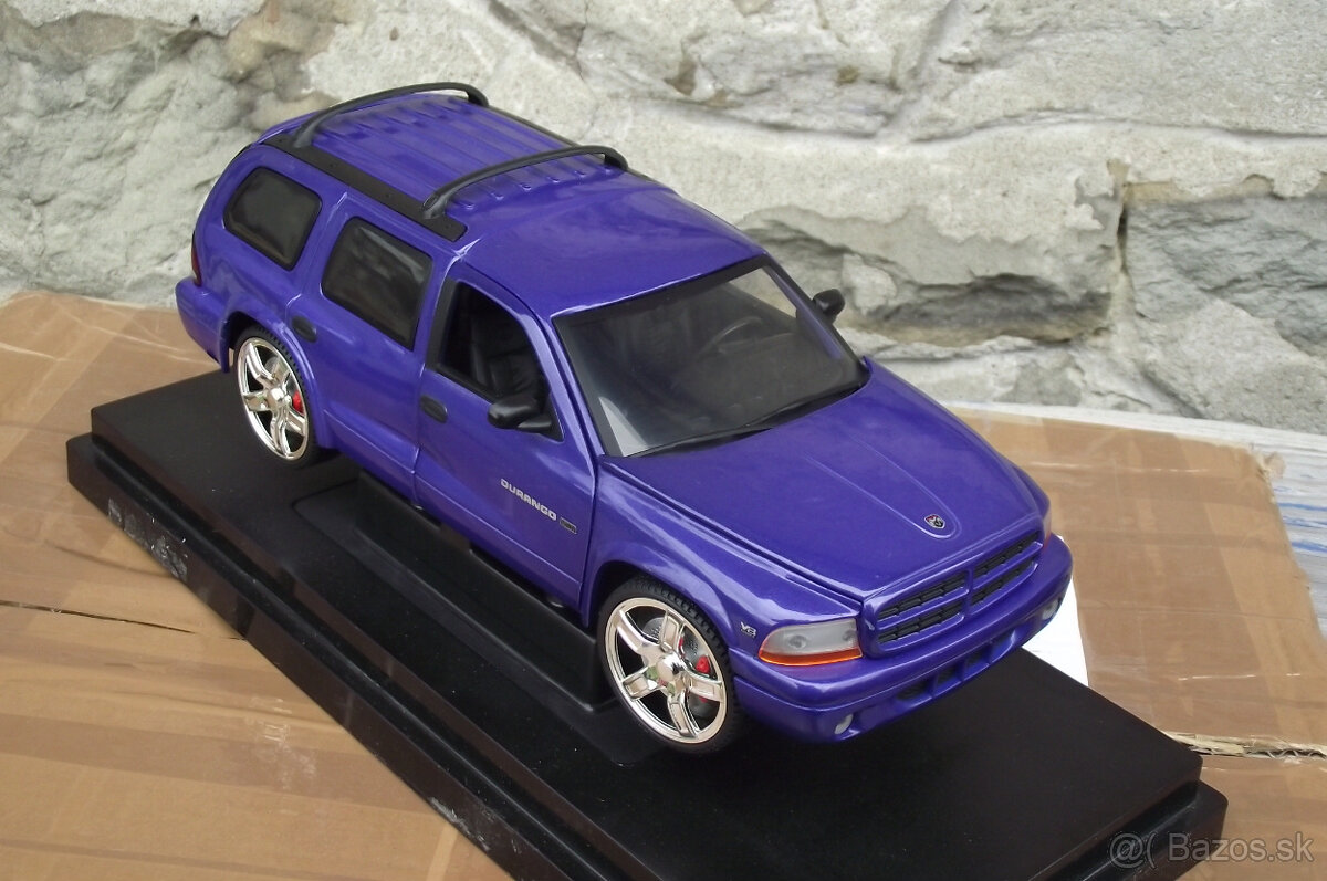 1:18 Dodge Durango - 5