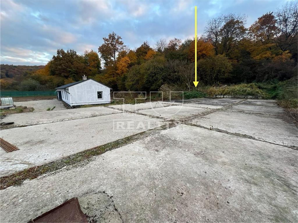 Skladové priestory s kanceláriou a veľkým pozemkom Veľký... - 5