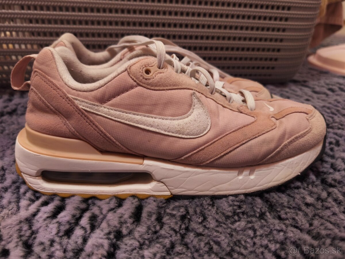 Nike, Adidas, Reebok - 5