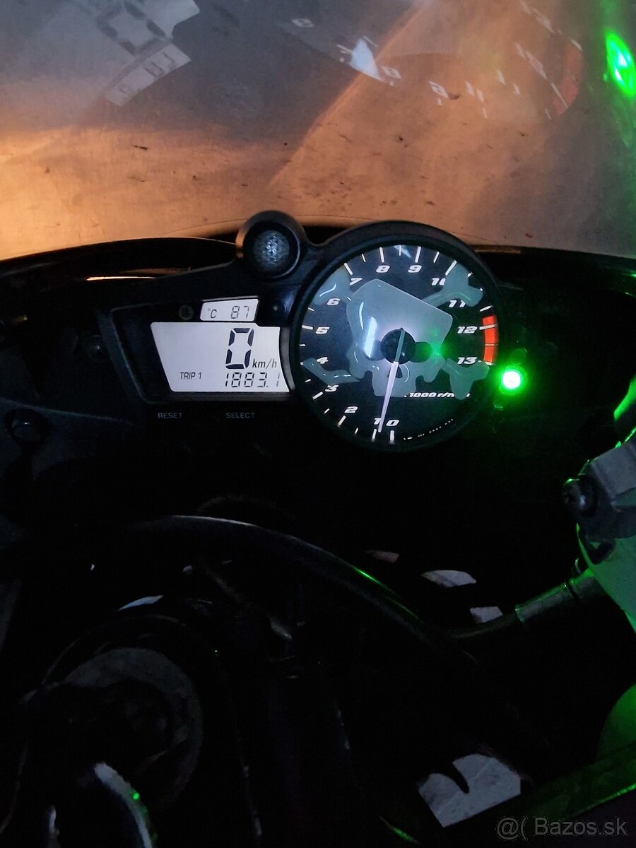 Yamaha YZF R1 - 5