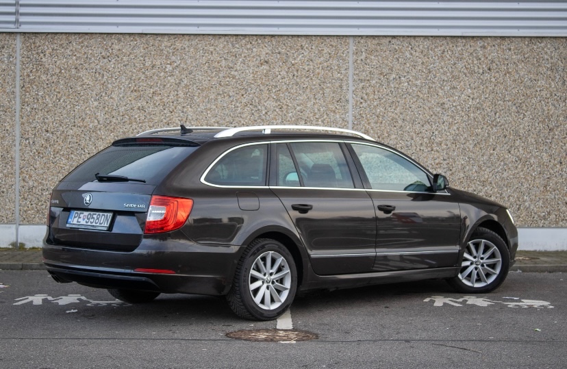 Škoda Superb Combi 2.0TDi DSG - 5