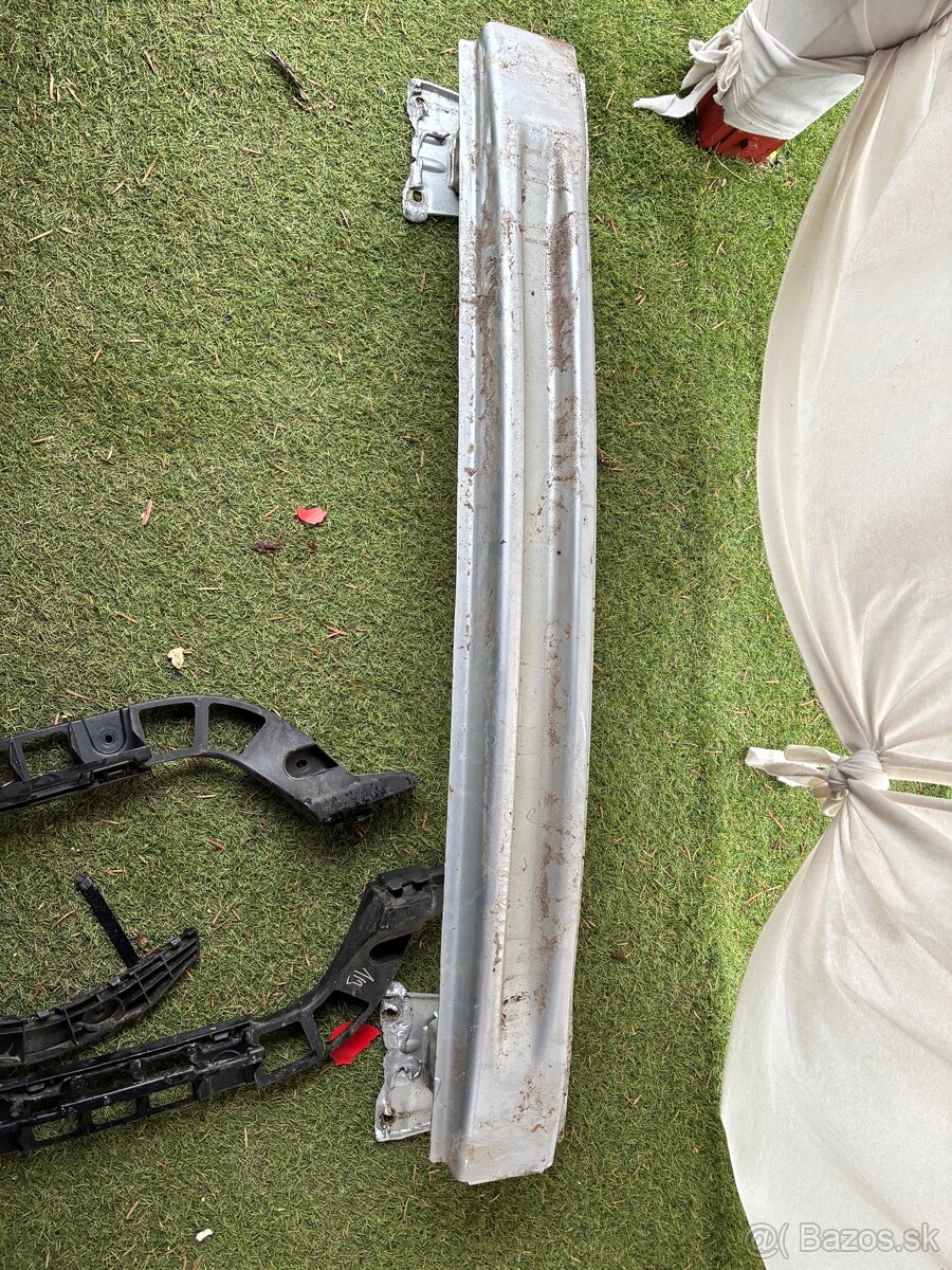 Zadný náraznik škoda rapid spaceback 2016 - 5