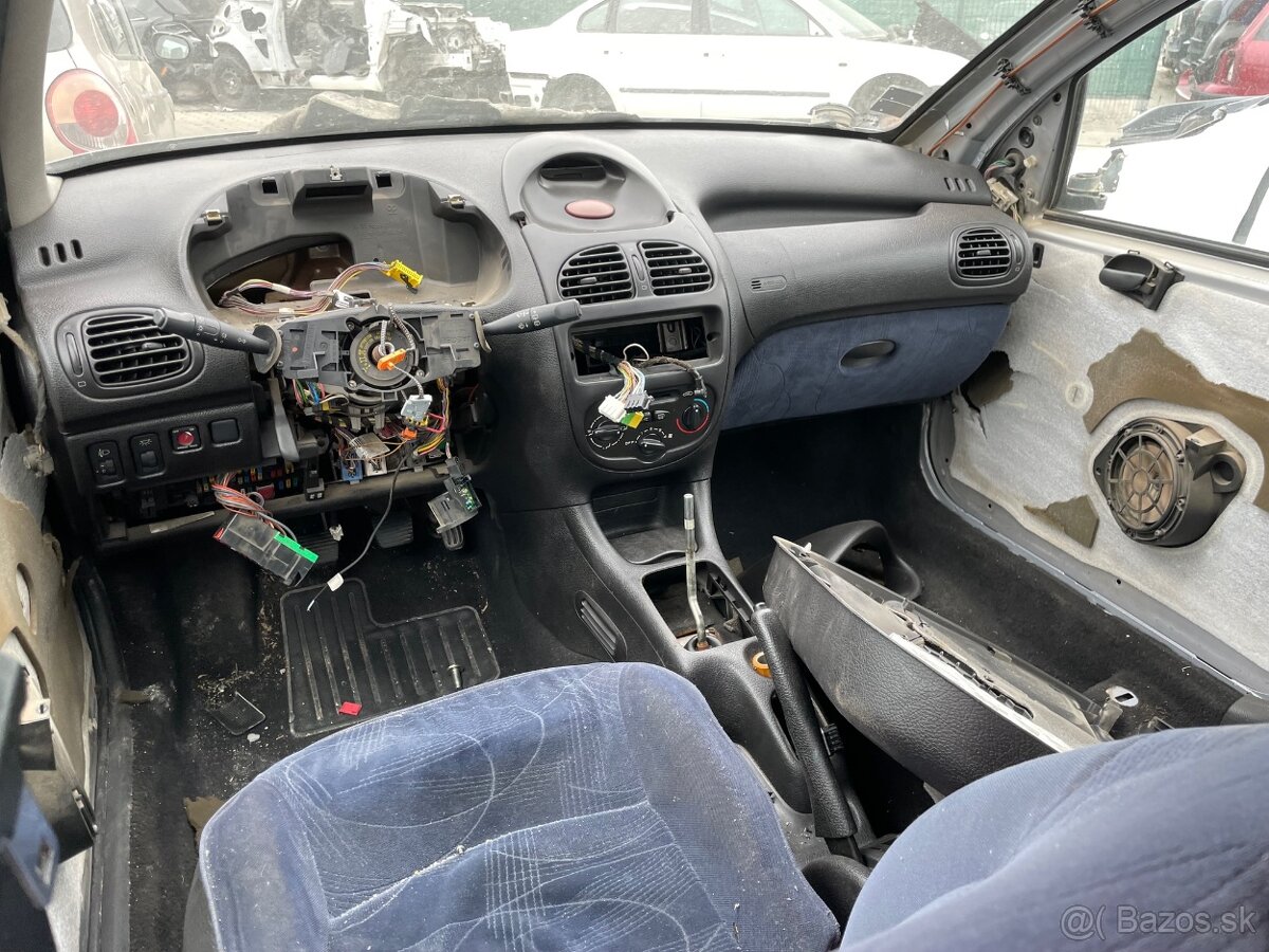 Lacno rozpredám Peugeot 206 1998-2010 na náhradné diely - 5