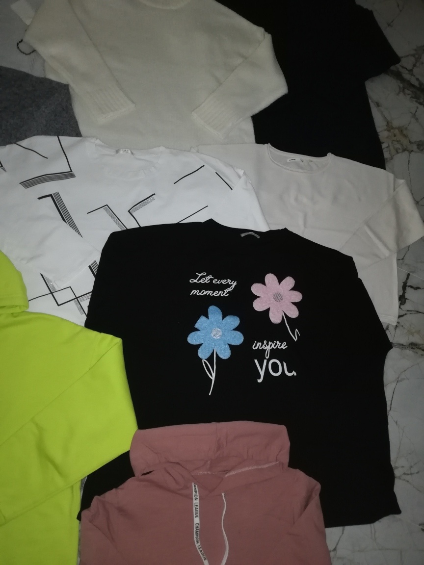 Dámske svetre, mikiny, tričká veľkosť L - 5