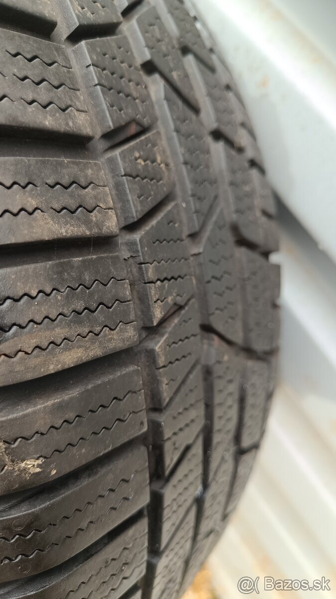 Dve pneumatiky Continental 225/50 R16 zimné - 5