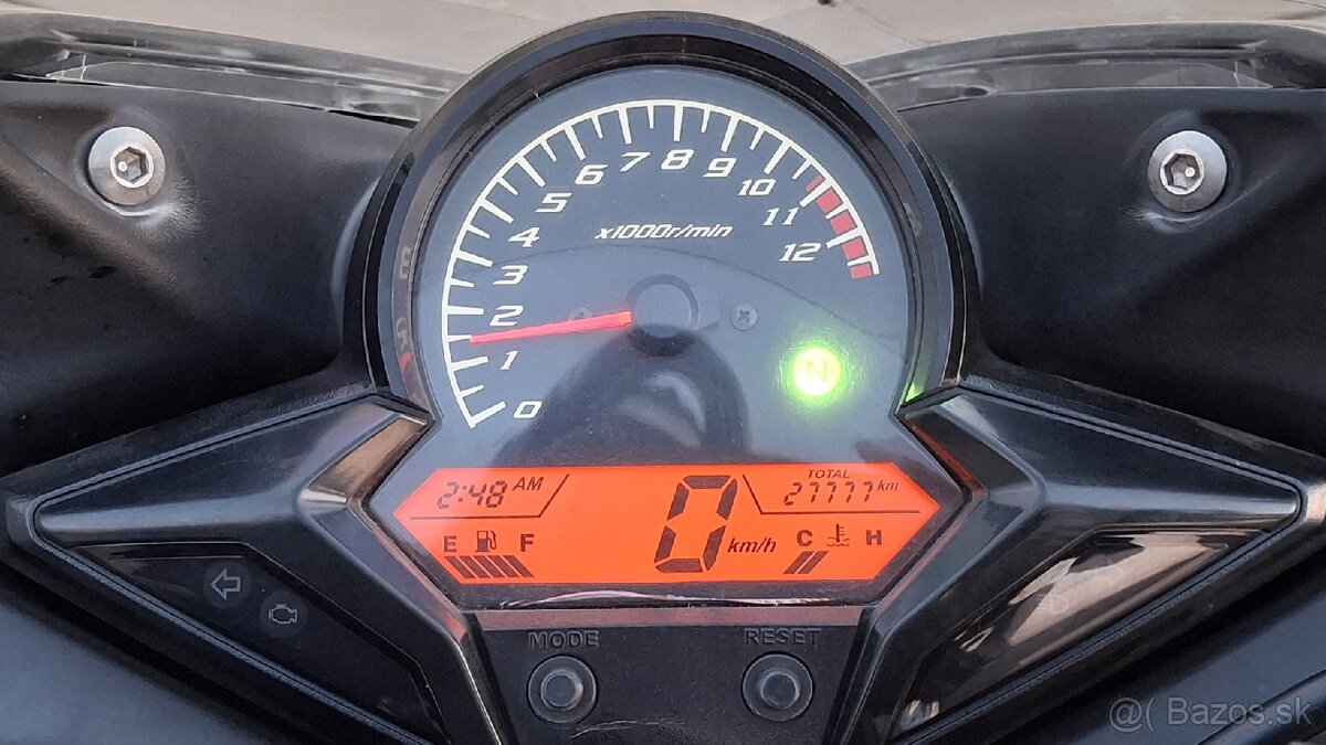 Honda CBR125R 2012 - 5