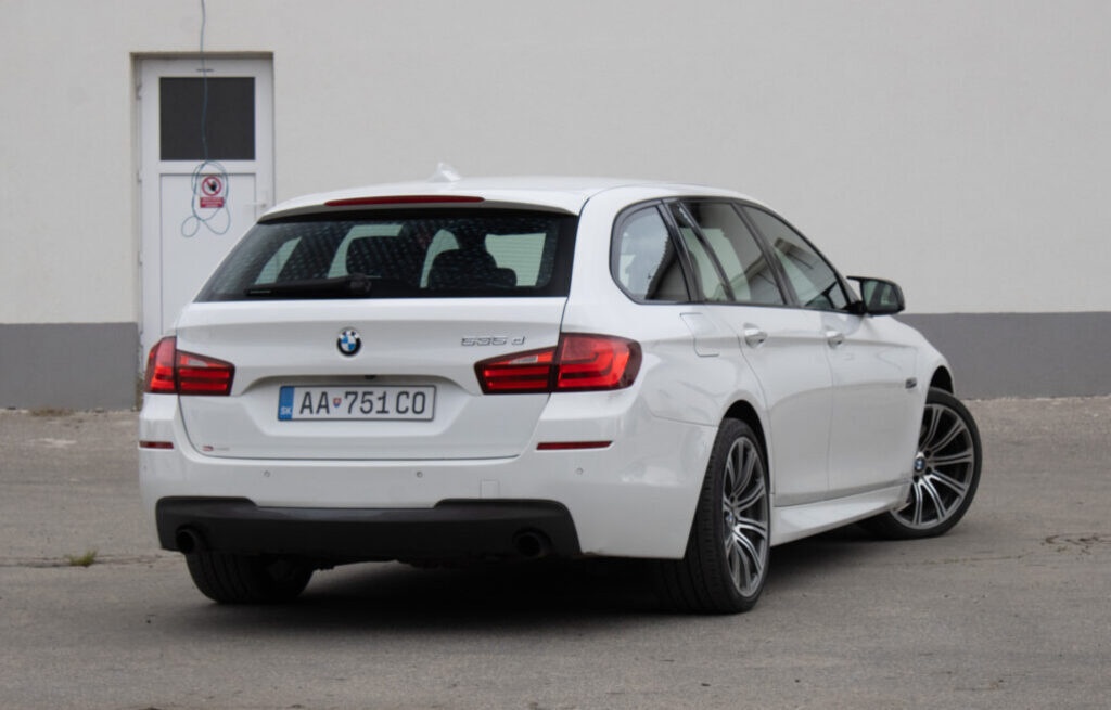 BMW 535d Touring z roku 2012 - 5