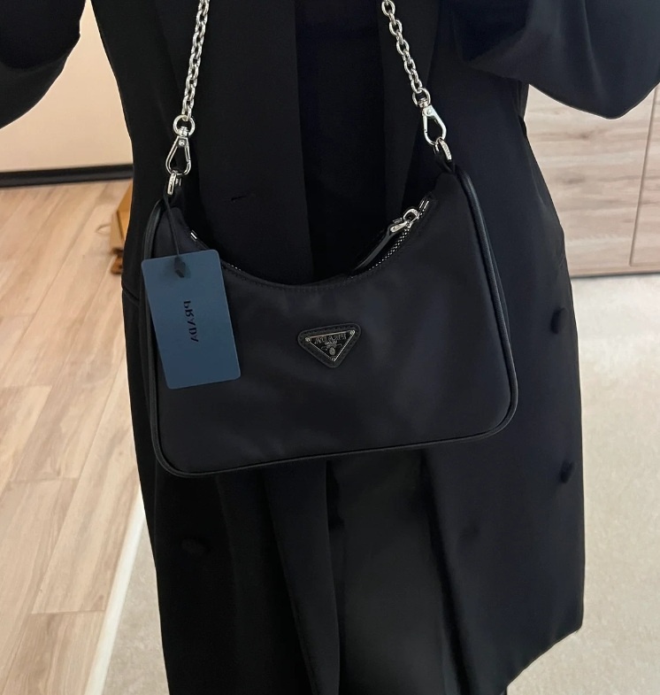 Prada Re-Edition 2005 - Od 5.12. - 5