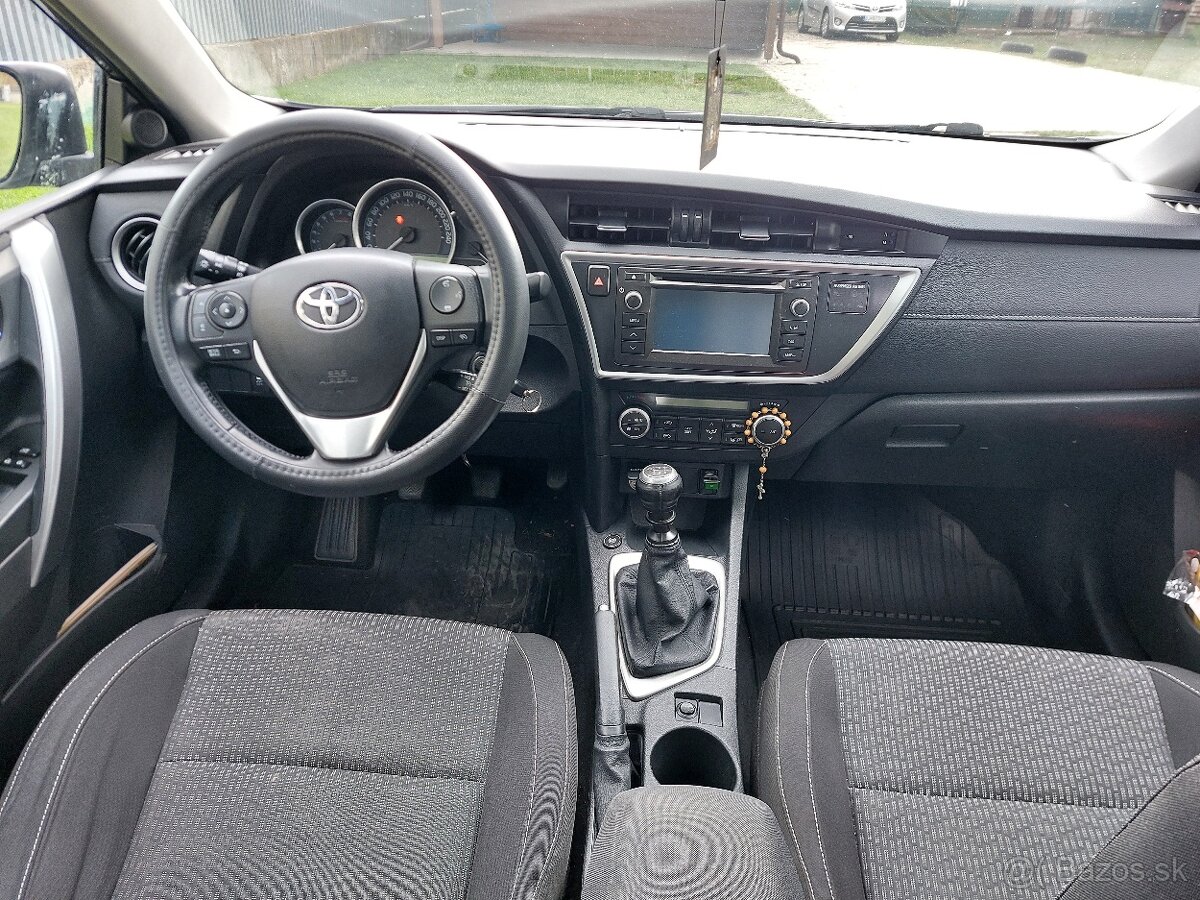 Toyota Auris 1.6 Valvematic Benzín - Plyn - 5