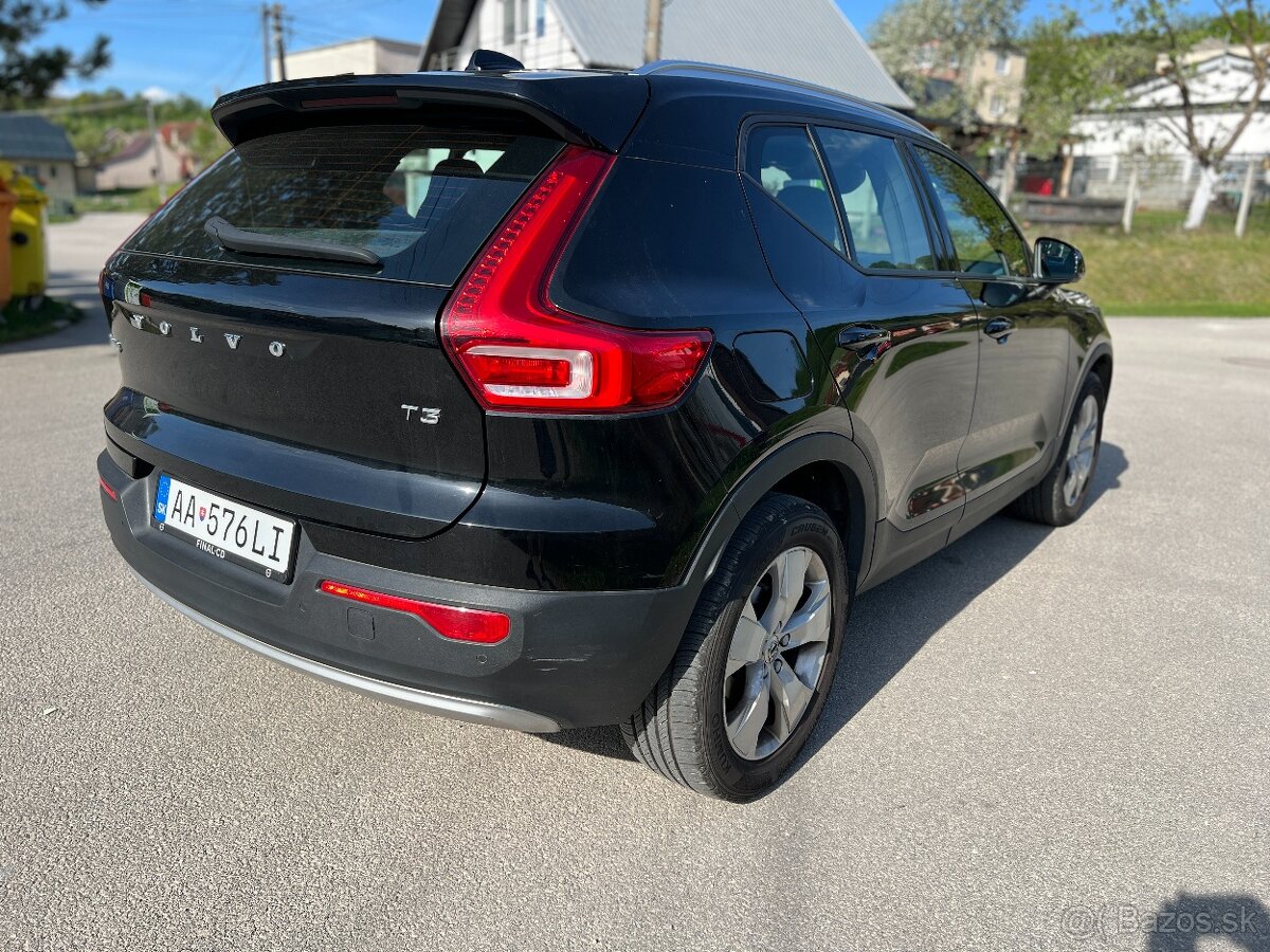 Volvo XC40 D3 Momentum A/T -- 2020 - - 5