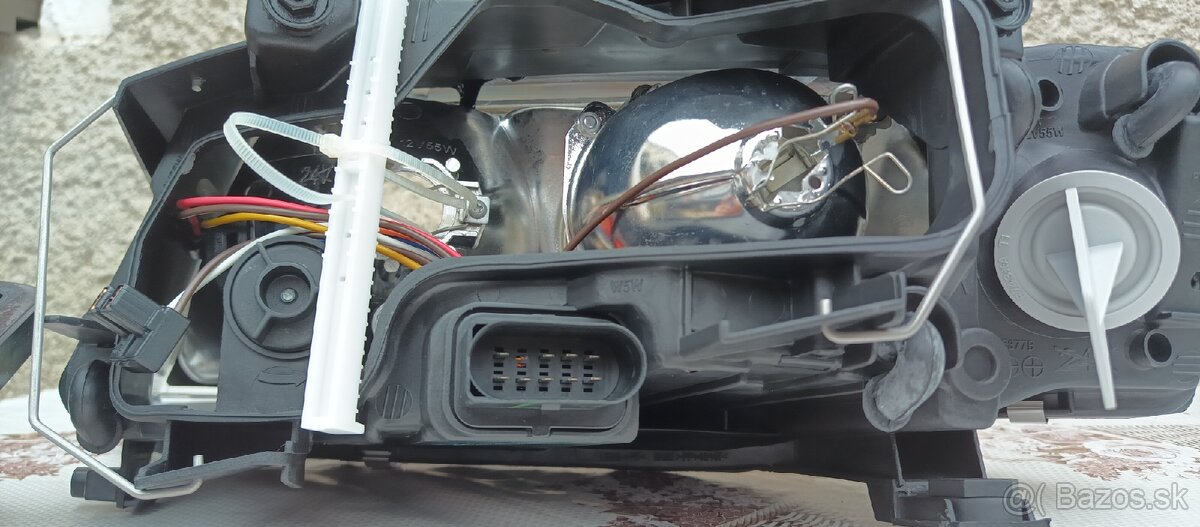 Prave predne svetlo audi a6 c5 - 5