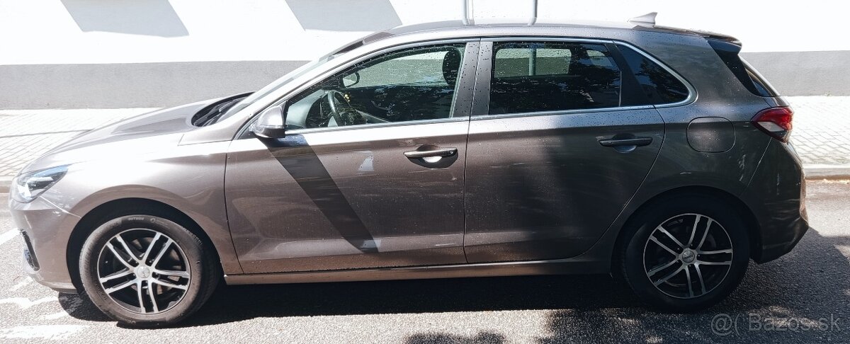 Predám Hyundai i30 Hatchback - 5
