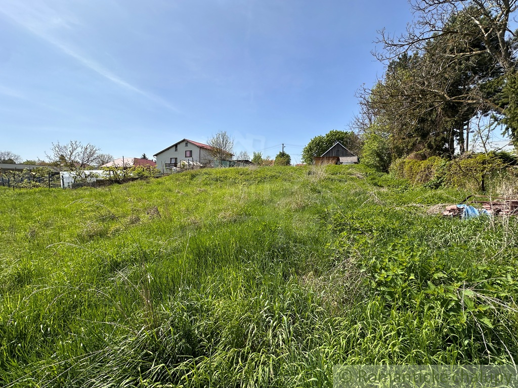 Pozemok v tichej slepej uličke v obci Semerovo - 5