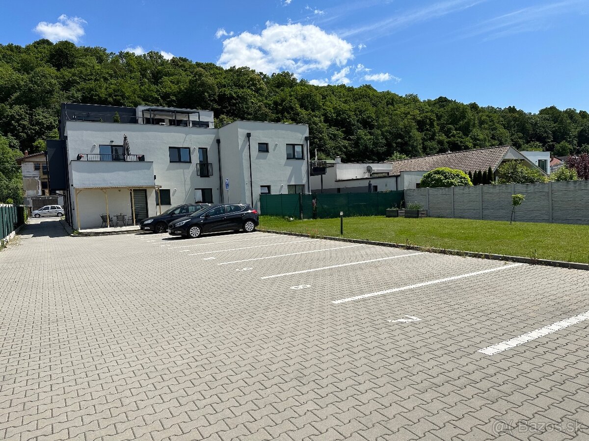 Prenajom garzonka v novostavbe Iliaš - 5