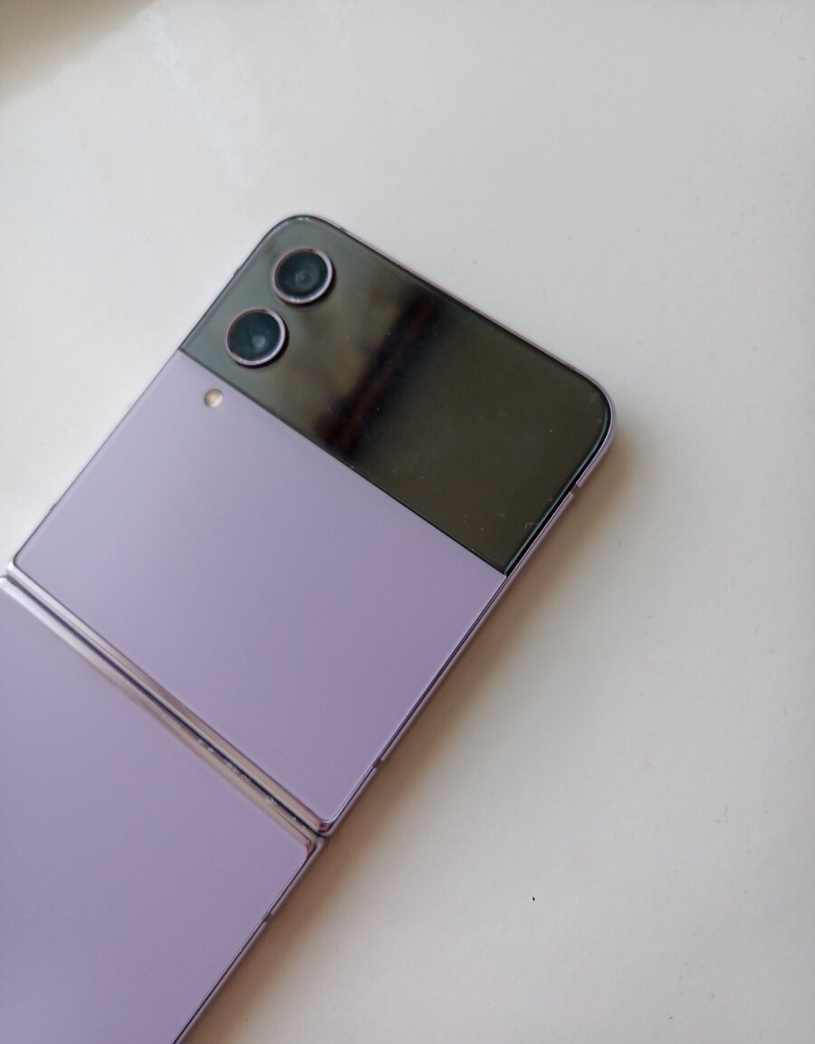 Samsung Galaxy Z Flip 4 - 5