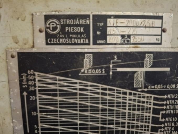 Tabulové nůžky NTE 2000/2,5B, rok 1977 - 5