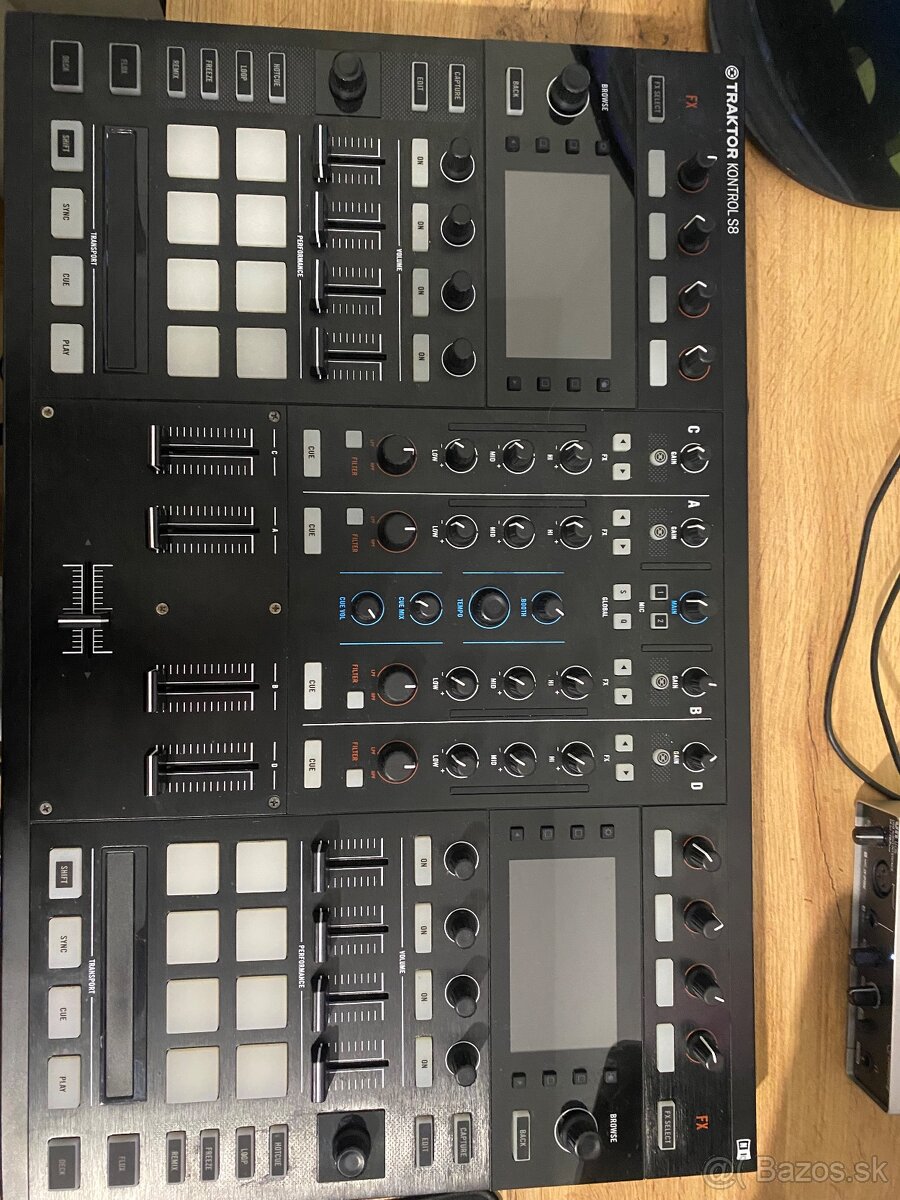 Predám Native Instruments Traktor Kontrol S8 - 5