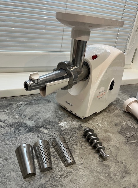 Sencor SMG 4382 mlynček na mäso, strúhač, odšťavo - 5