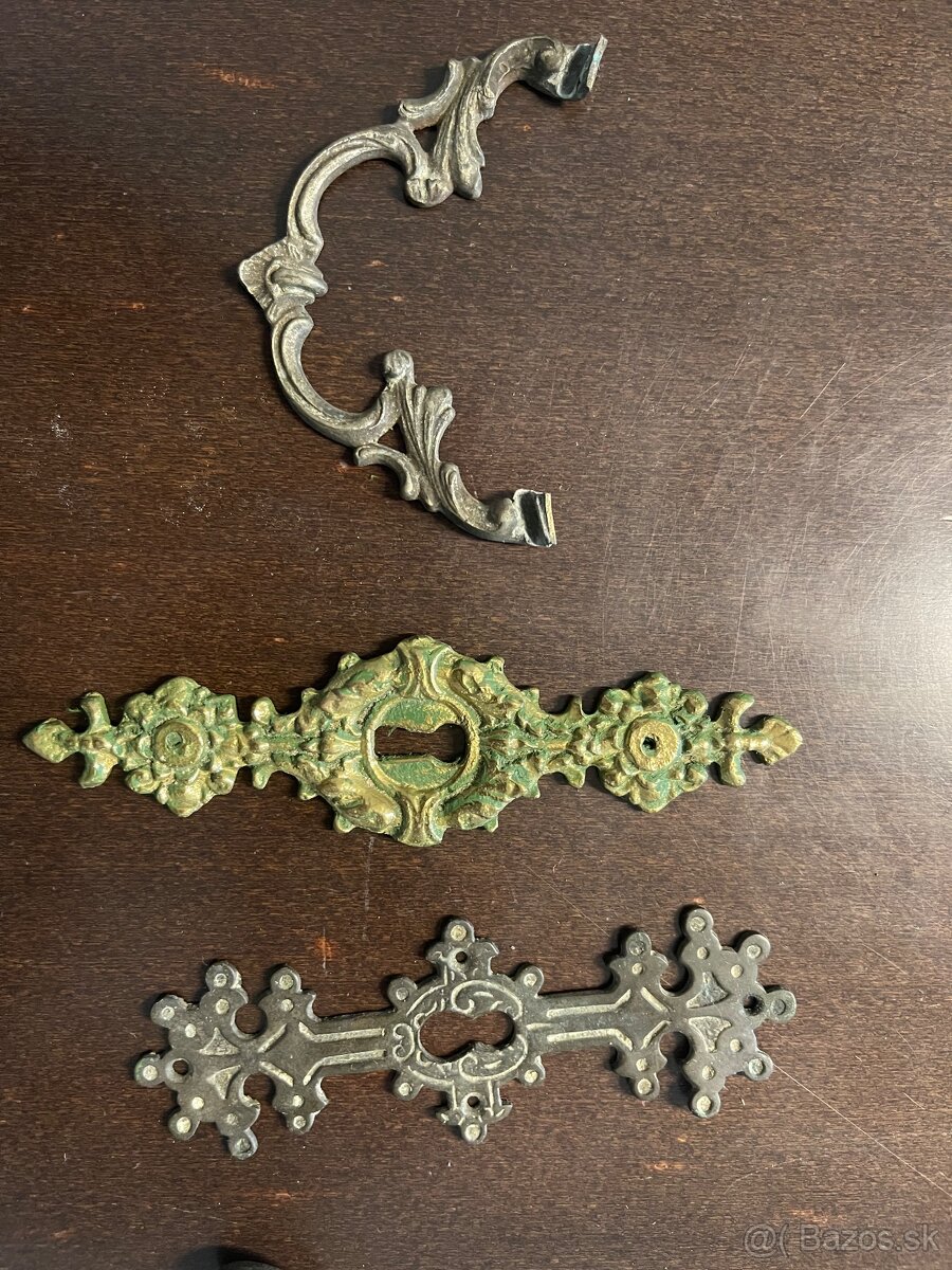 Starozitne kovania a konzoly - 5