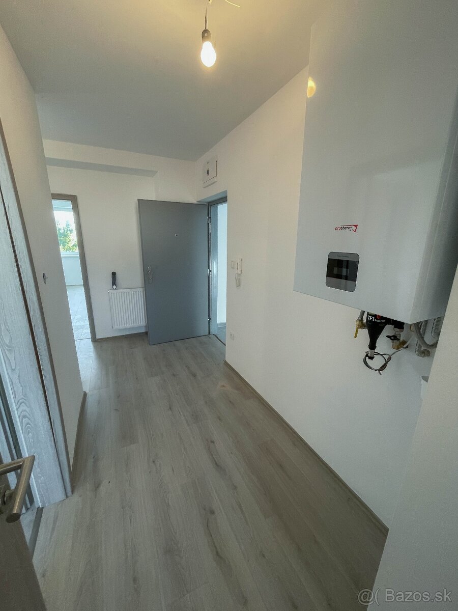 Veľkometrážny 2 izb. byt s parkovacím státím - 5