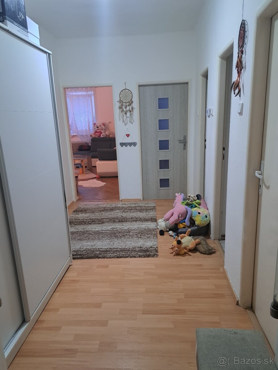 Prenájom veľkého rodinného domu PRIAMO v centre Rim. Sobota - 5