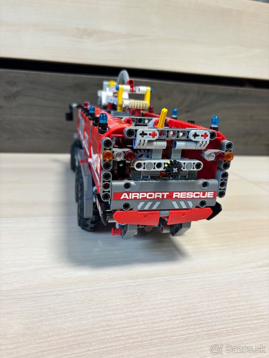 LEGO Technic - hasičské auto - 5