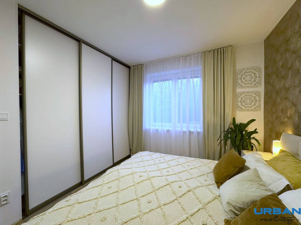 Na predaj 3i byt v RD, záhrada, vírivka, 2x parking v Šamorí - 5