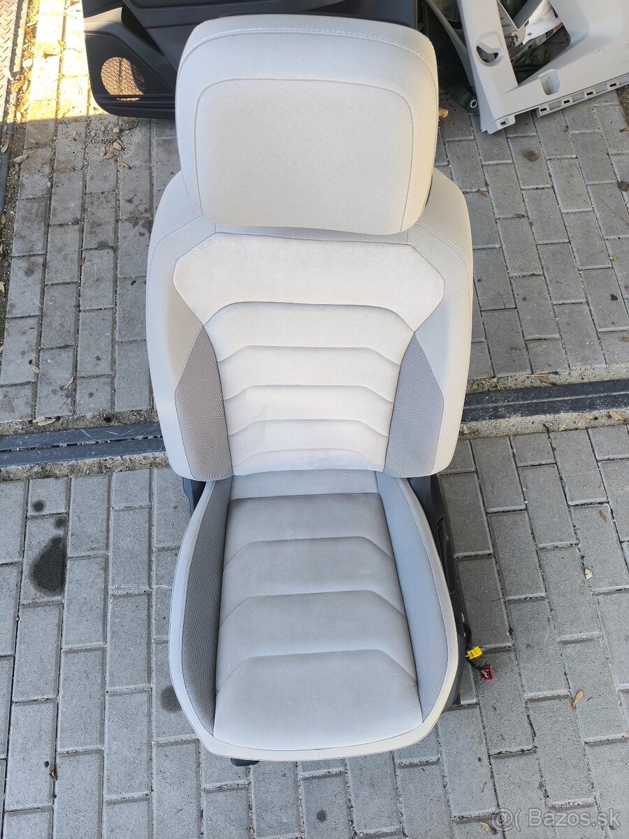 Interiér VW Tiguan Allspace - 5