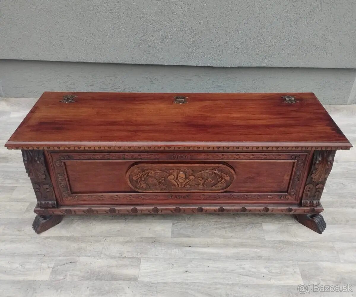 Truhlica vyrezávaná. - 5