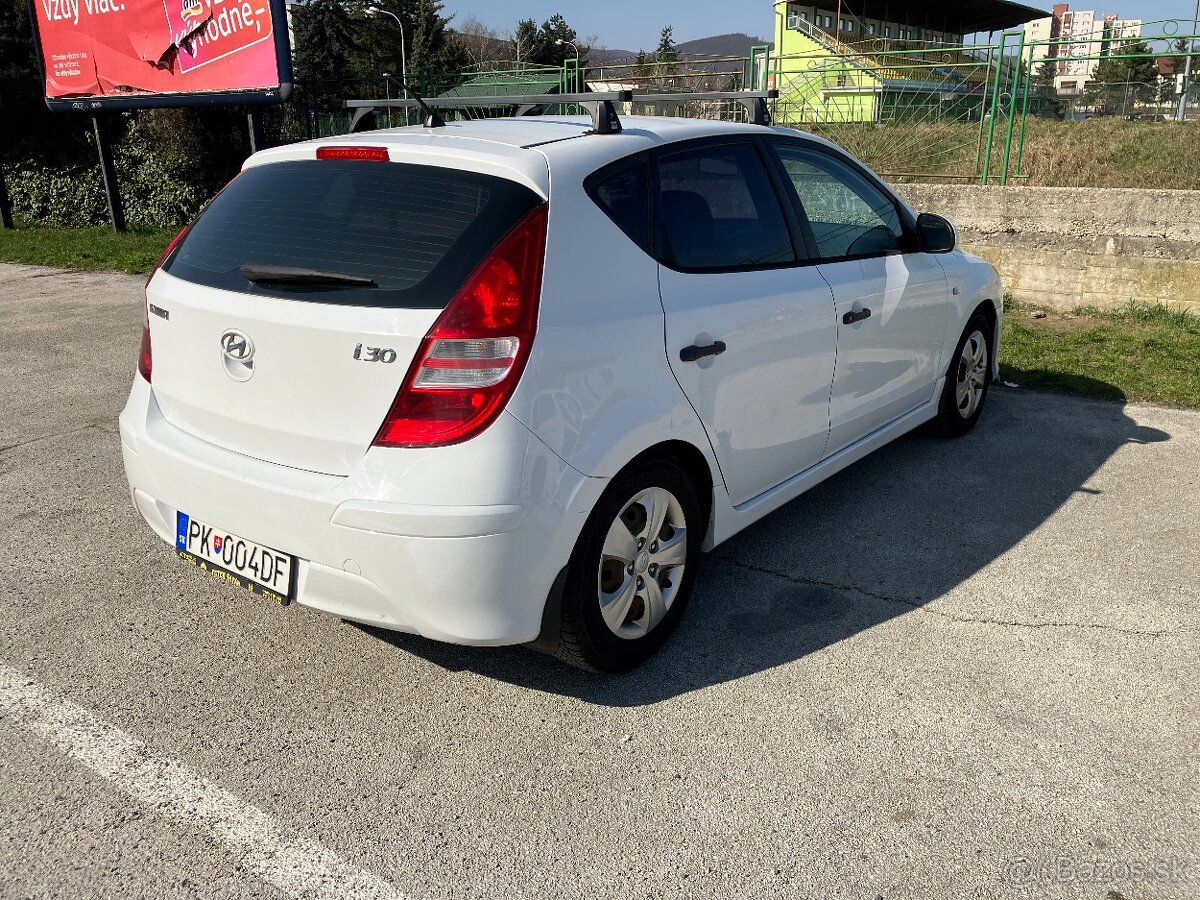 Hyundai i30 1,4 benzín 80kw, r.v. 2011 - 5