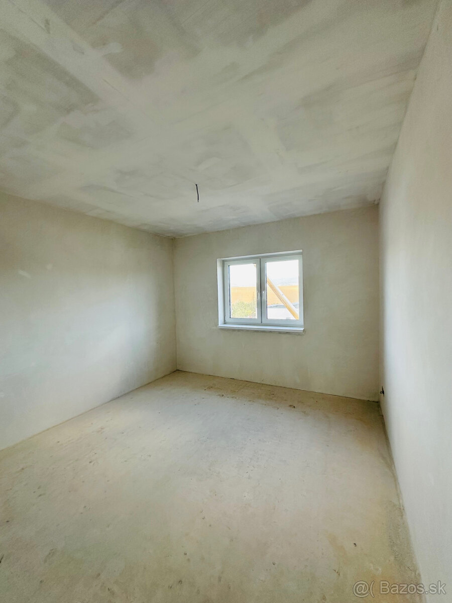 5 izb. RD - Ďurďošík v novej IBV lokalite, pozemok 700 m2, - 5