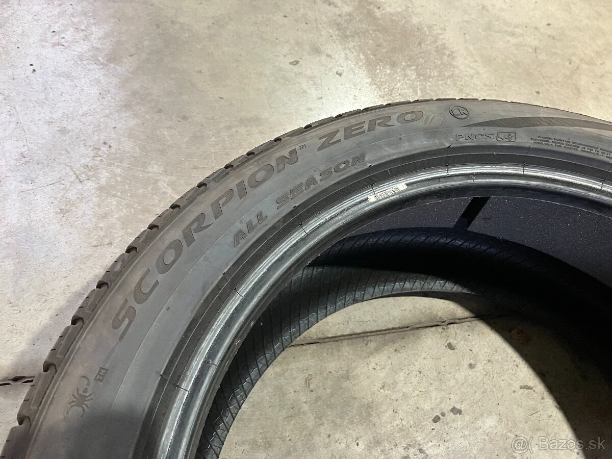 285/45 R22 - celoročné Pirelli Scorpion Zero All Season