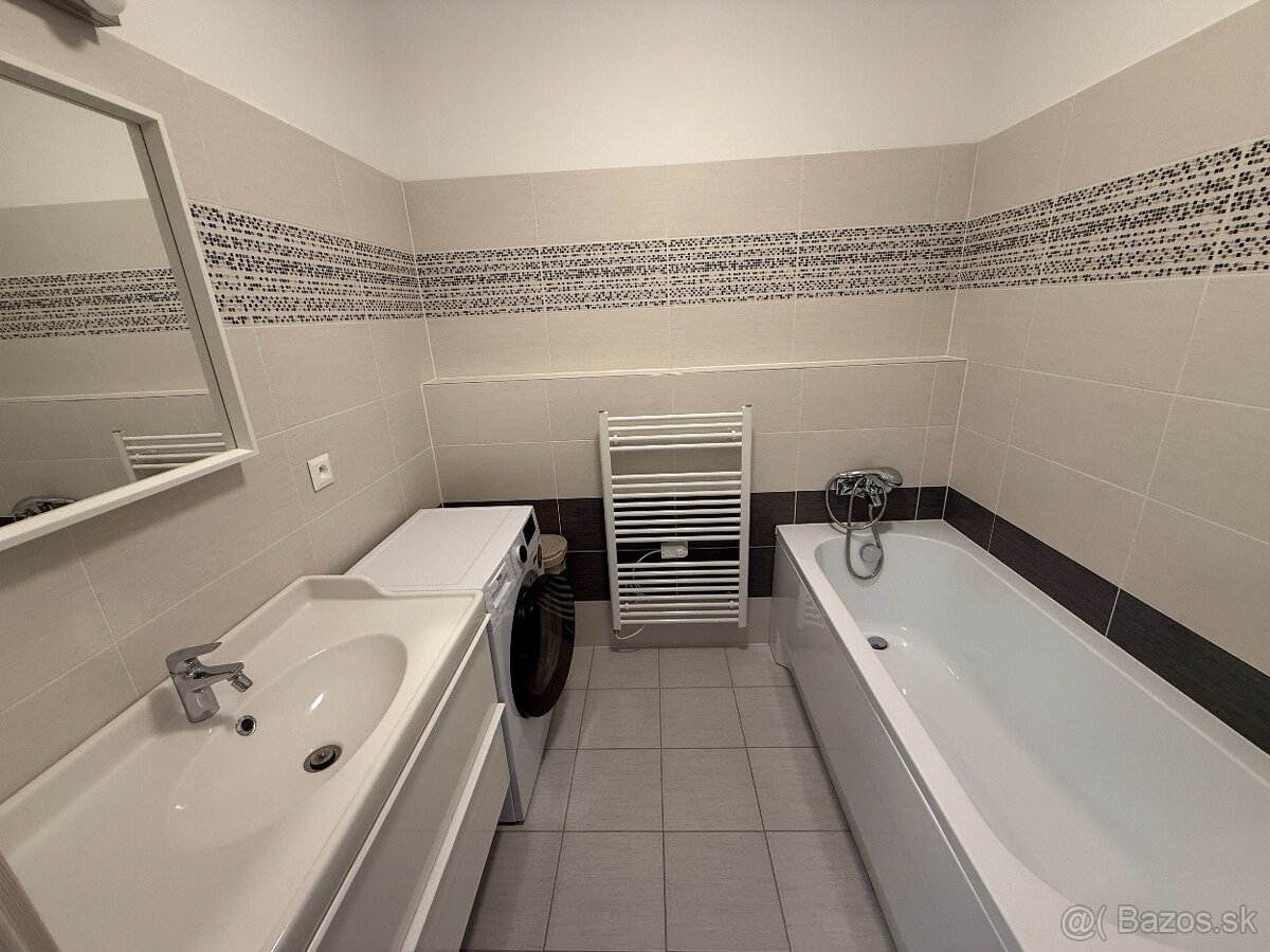 APEX reality prenájom zariadeného 2i. s balkónom v Hlohovci - 5