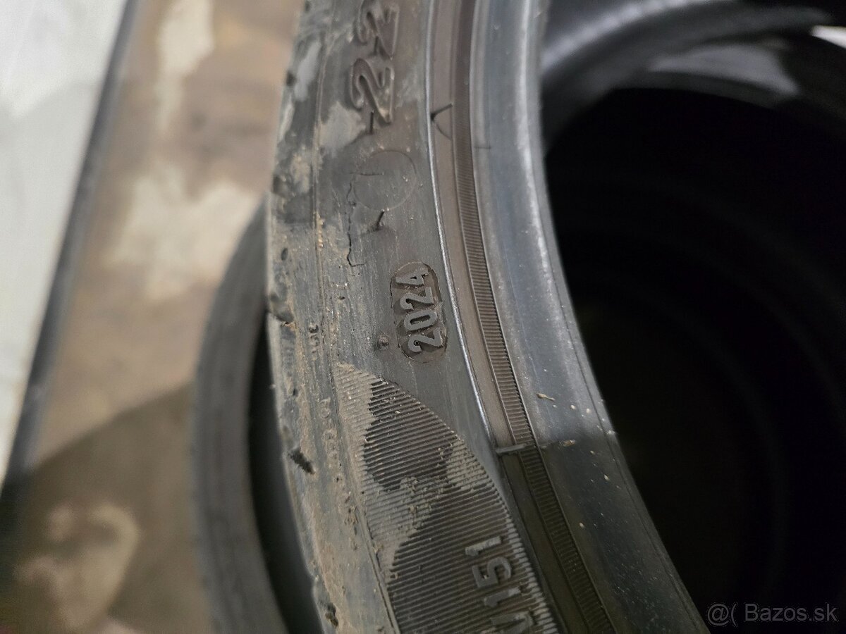 Letné Pneu Pirelli Pzero 225/35 R19 - 5