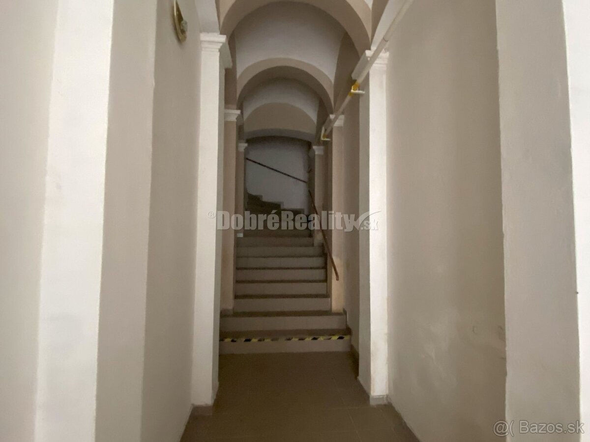 Na prenájom veľký, lukratívny komerčný priestor v centre mes - 5