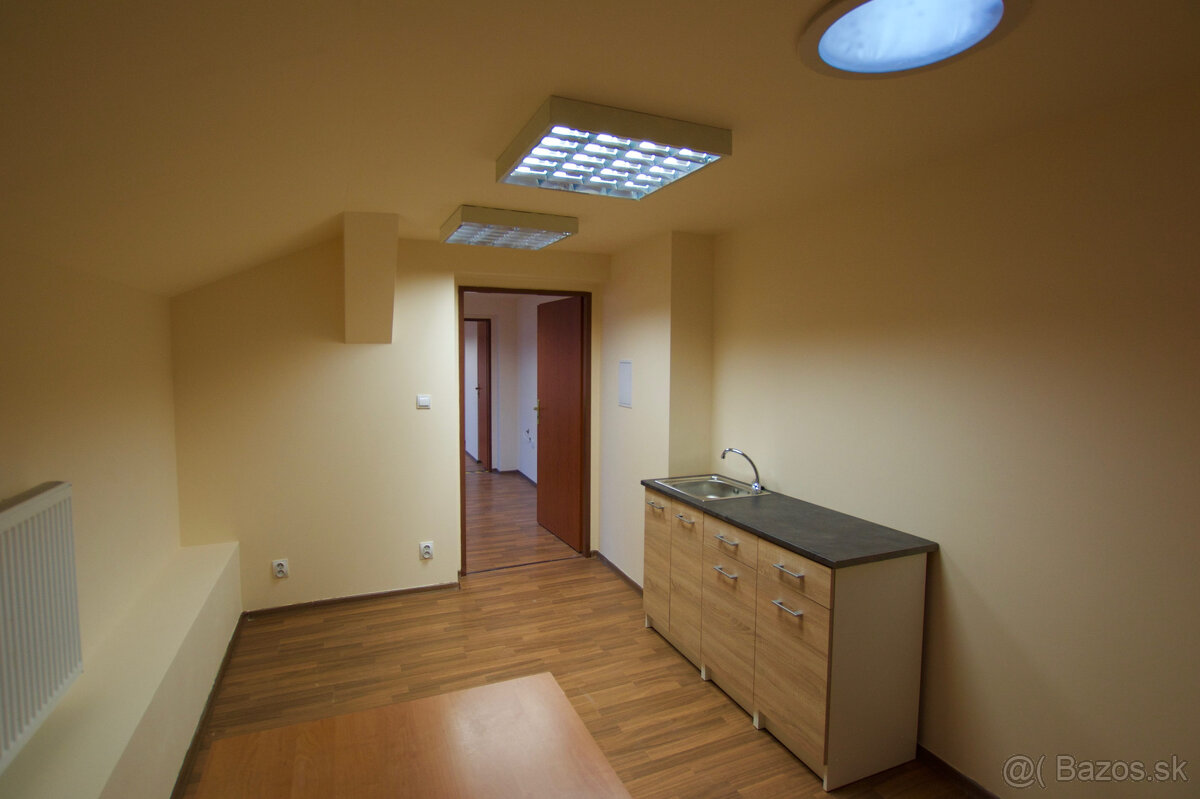 Rekonštruované kancelárske priestory s výmerou 73 m², v cent - Widok 5
