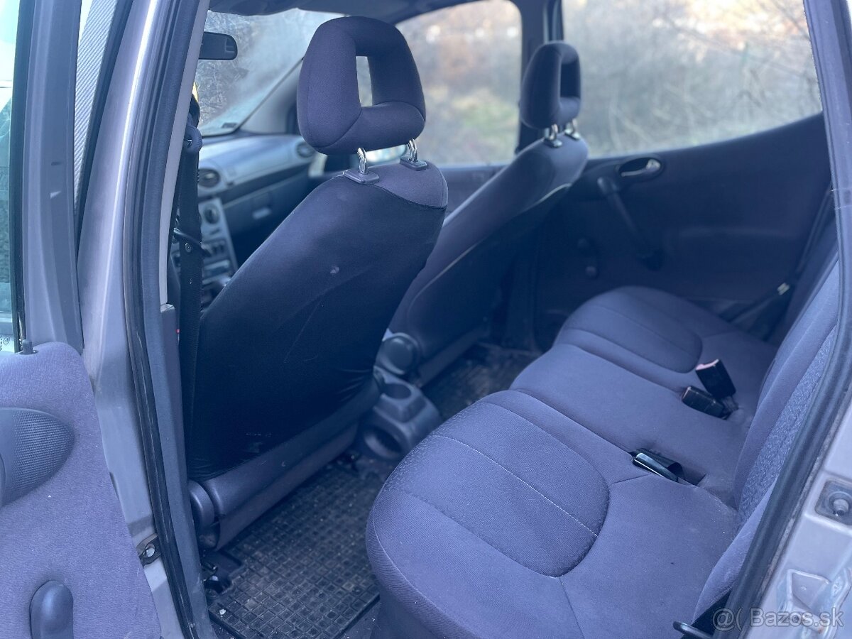 Mercedes benz A170 - 5