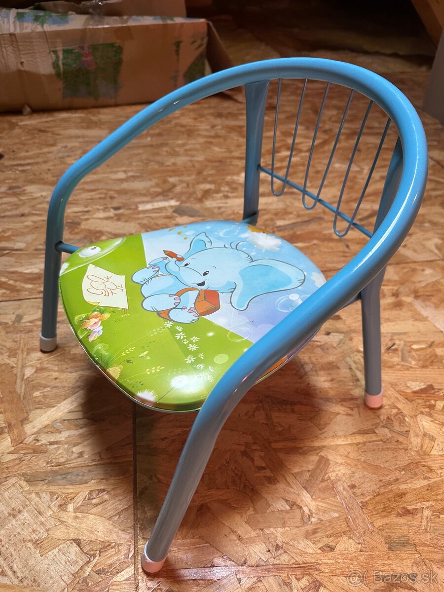 Detska stolicka, stolik, hracky, gumaky, … - 5